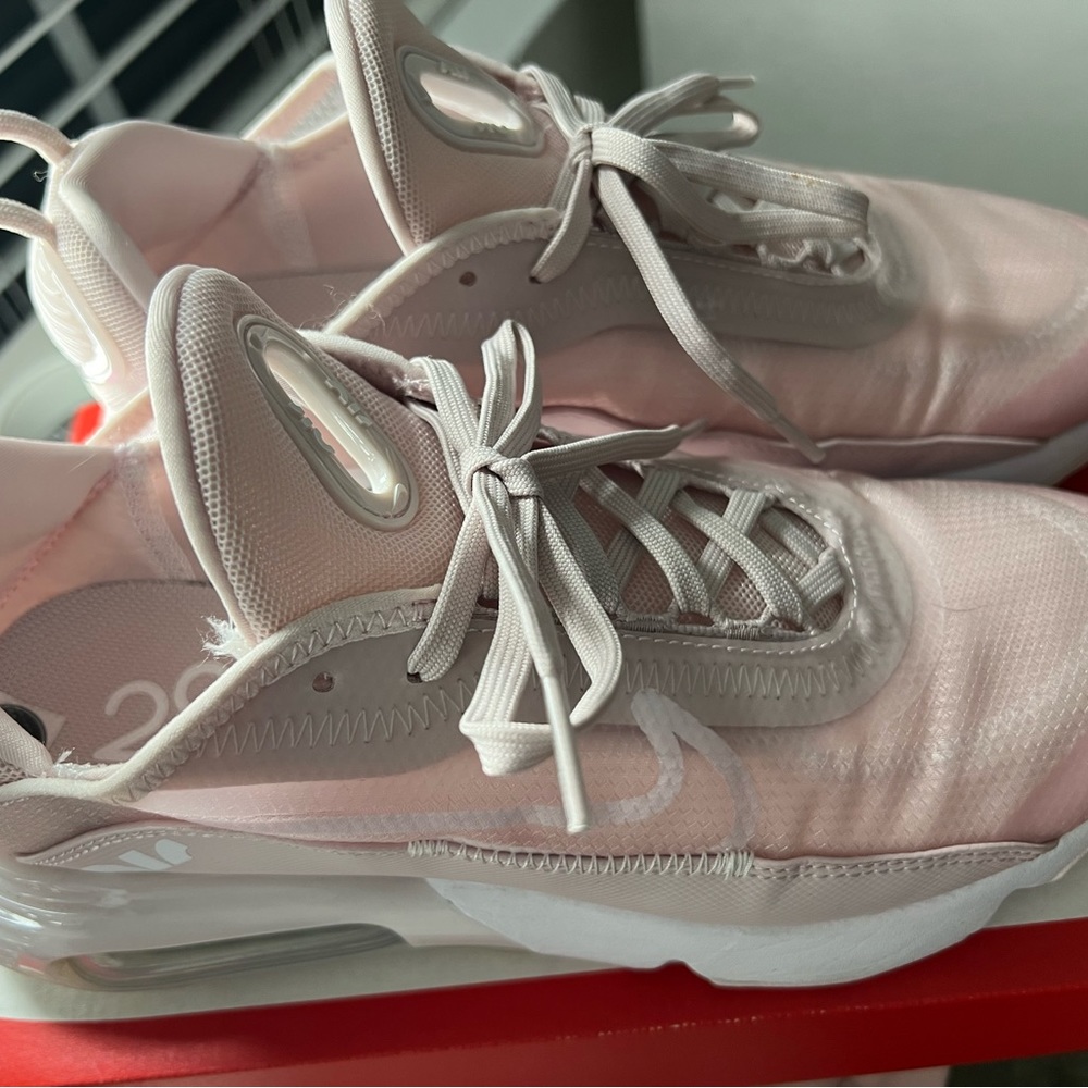 Nike Air Max 2090 Rose/white size 8.5 women’s